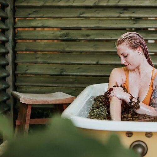 seaweed-bath-at-avacena - Seaflora Skincare Top 5 Places to Visit for a Holistic Seaweed Experience 2021