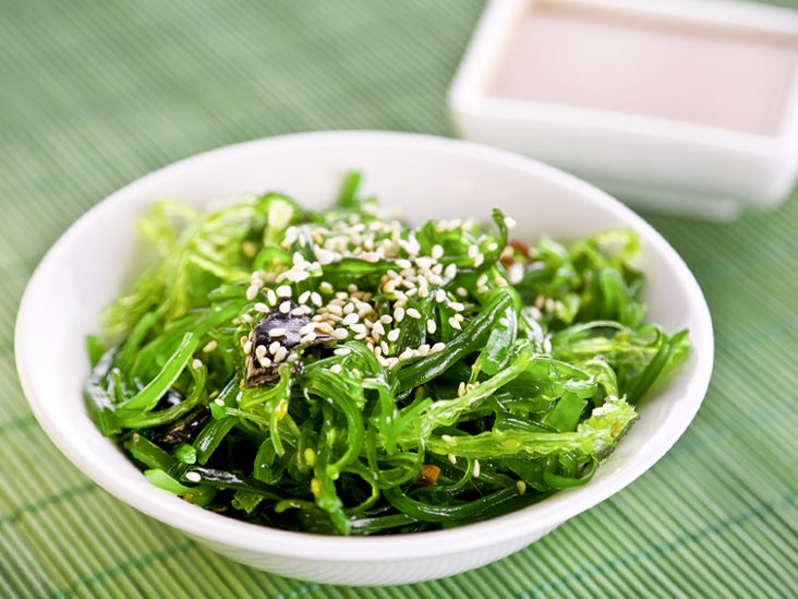 Delicious nori salad